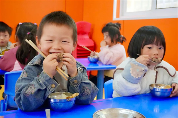 613人大助力5.jpg 613人大助力5.jpg