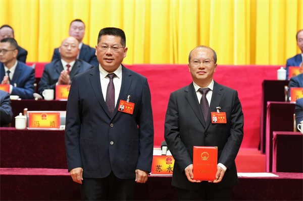 闭幕3.jpg 闭幕3.jpg