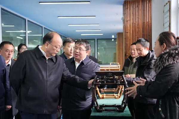 1212省人大调研1.jpg 1212省人大调研1.jpg