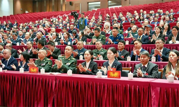 闭幕3.jpg 闭幕3.jpg